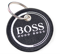 Llaveros de tela bordados