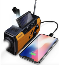 Kit de emergencia: powerbanks, radio, linterna