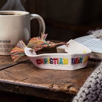 Pulseras de hilo bordadas